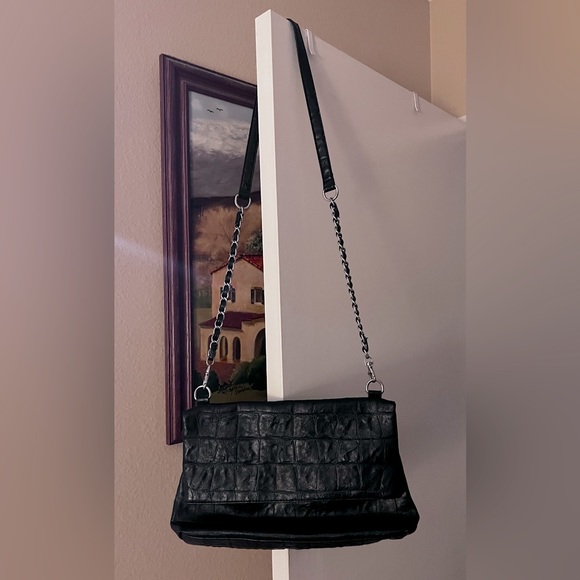 Nicole by Nicole Miller black gold over crossbody - Picture 3 of 12